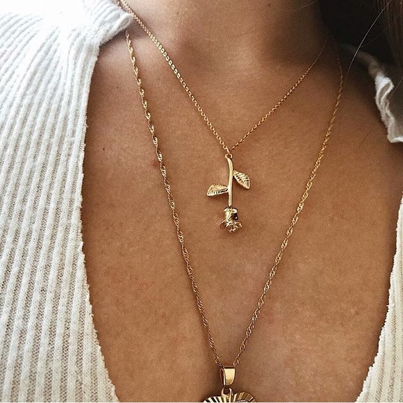 ⬇️ PRICE DROP The Ultimate Engagement Ring - Picture 5 of 5